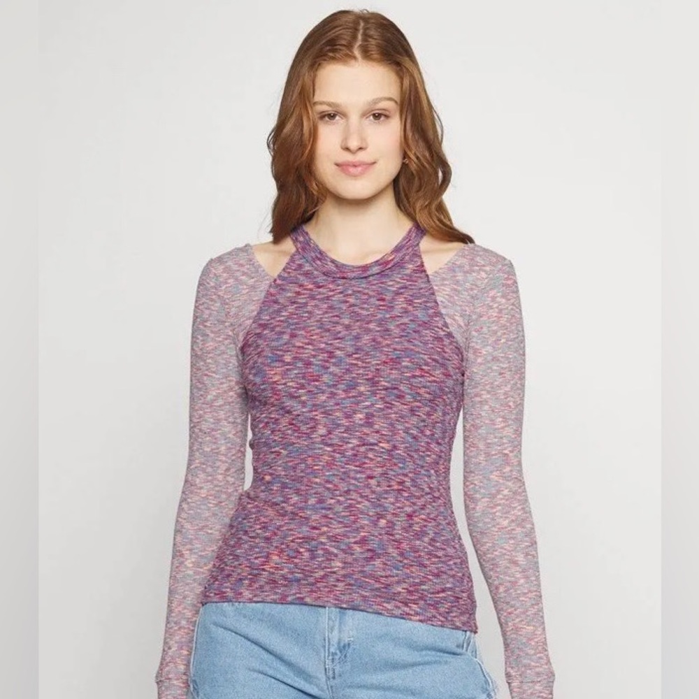 Free People/We The Free cut out shoulder top Size Small